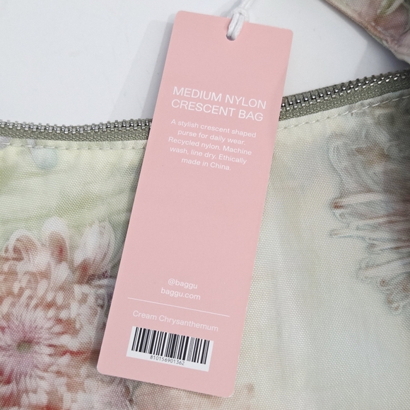 BAGGU X COLLINA STRADA MEDIUM NYLON CRESCENT BAG - CREAM CHRYSANTHEMUM - Picture 5 of 8